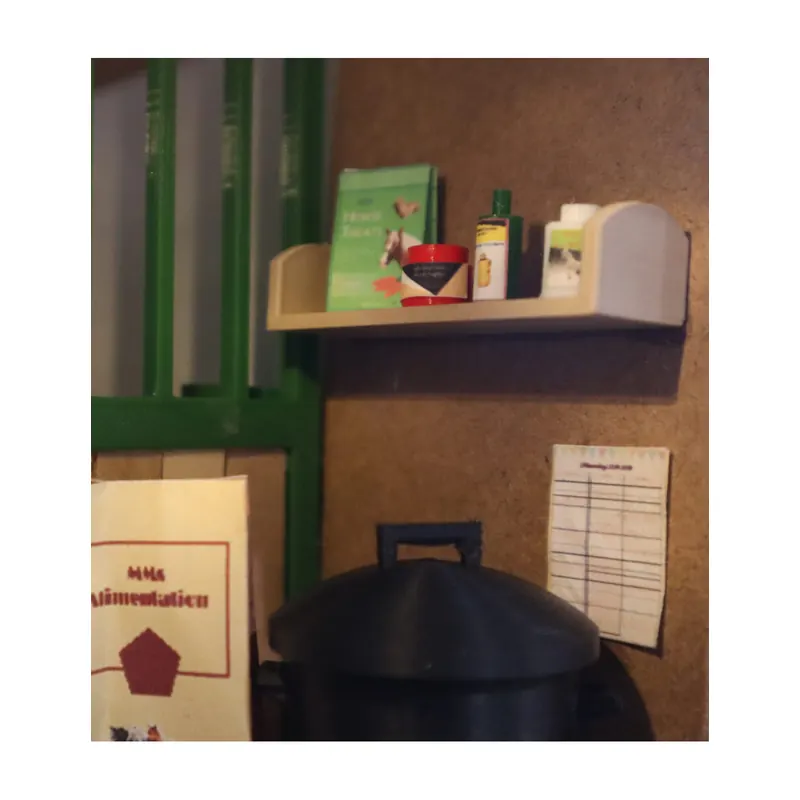 Étagère avec Produits et Sac de Friandises pour Figurines de Chevaux